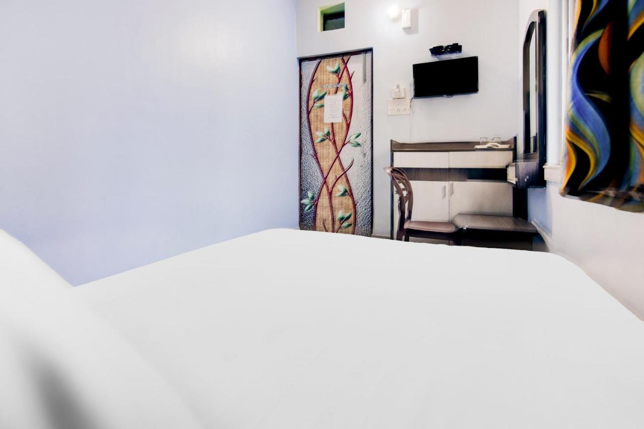 Oyo 30975 Karunamoyee Hotel Kolkata