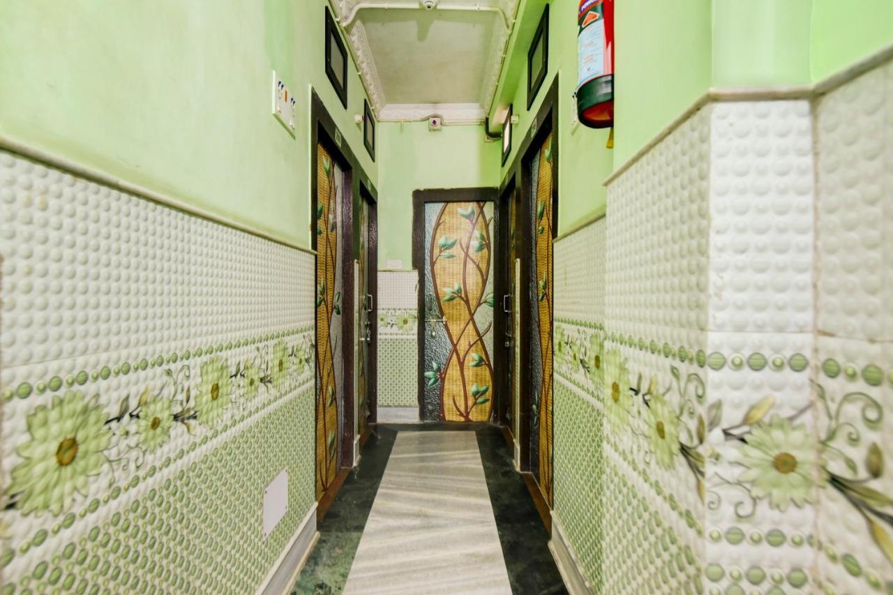 Hotel Oyo 30975 Karunamoyee 3*