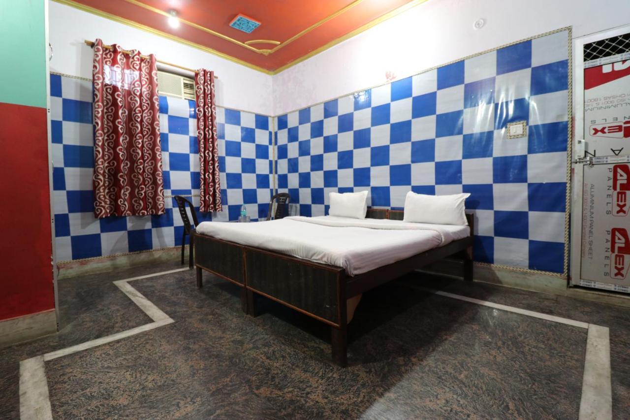 Oyo 30975 Karunamoyee Kolkata